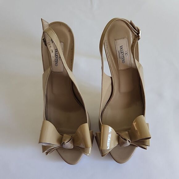 Valentino Platform Nude Patent Leather Peep Toe Sandals, Triple Bow, Sz 9, EUC - Picture 2 of 8